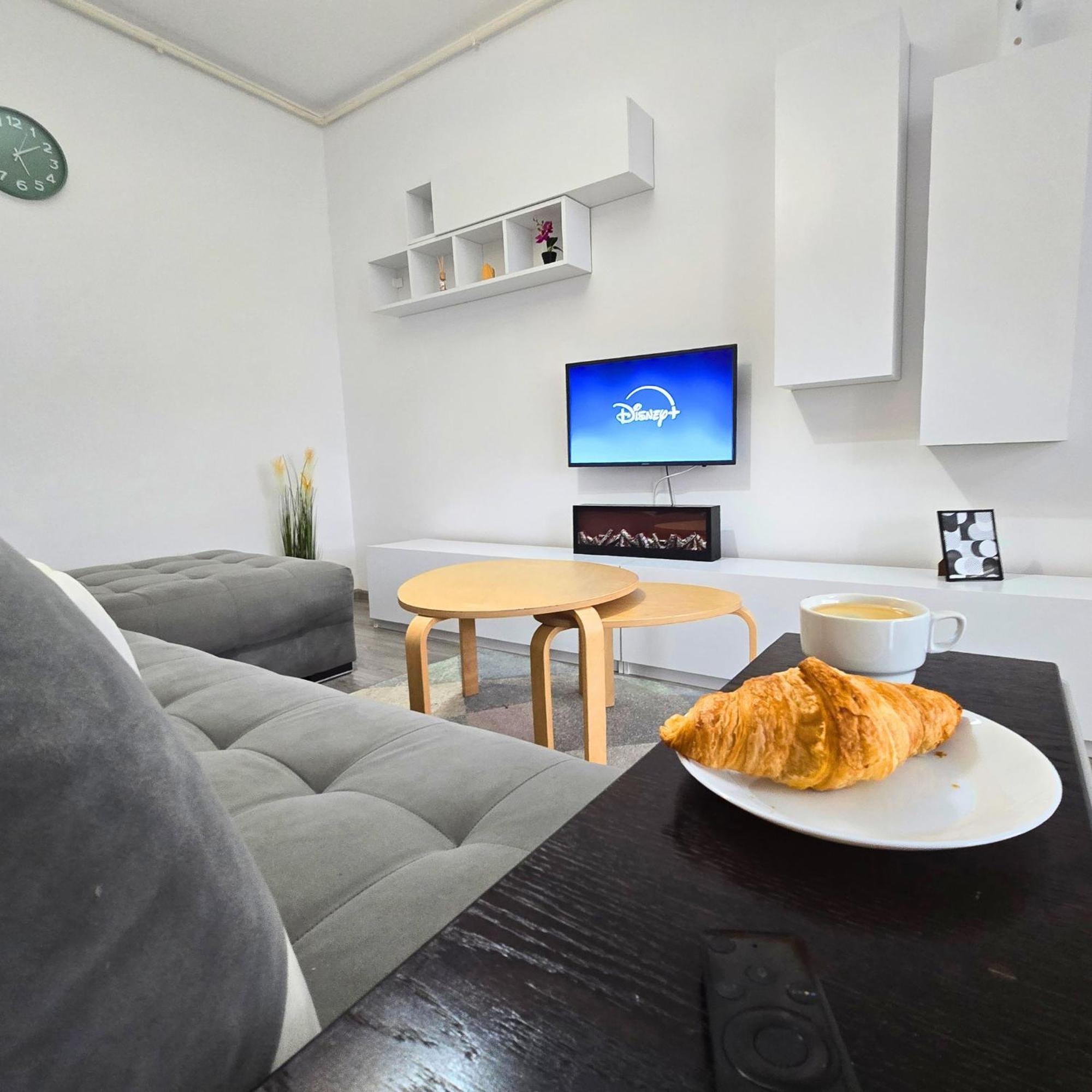 Apartment "Solar 48", Private Parking, One Bedroom Bucarest Esterno foto