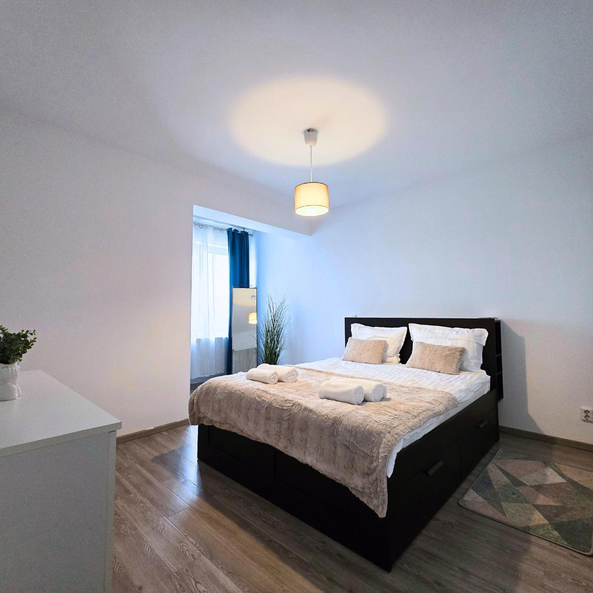 Apartment "Solar 48", Private Parking, One Bedroom Bucarest Esterno foto