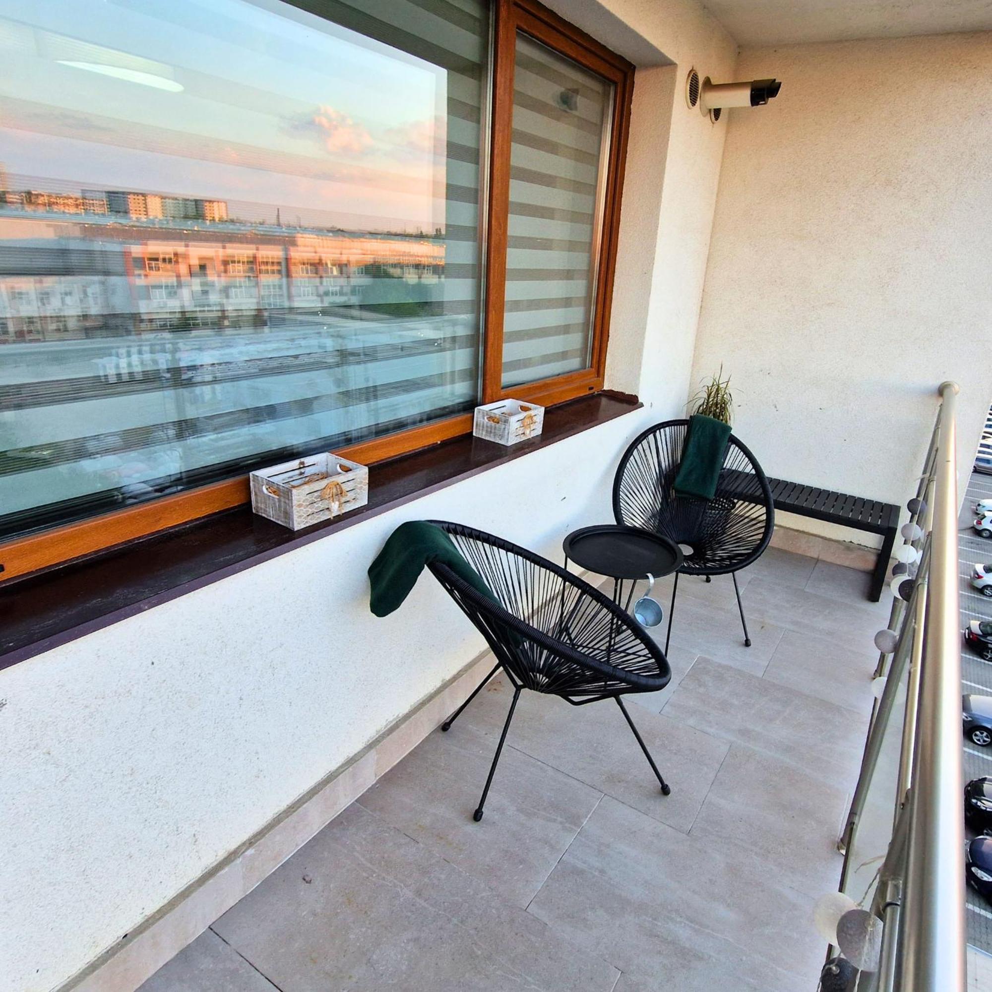 Apartment "Solar 48", Private Parking, One Bedroom Bucarest Esterno foto