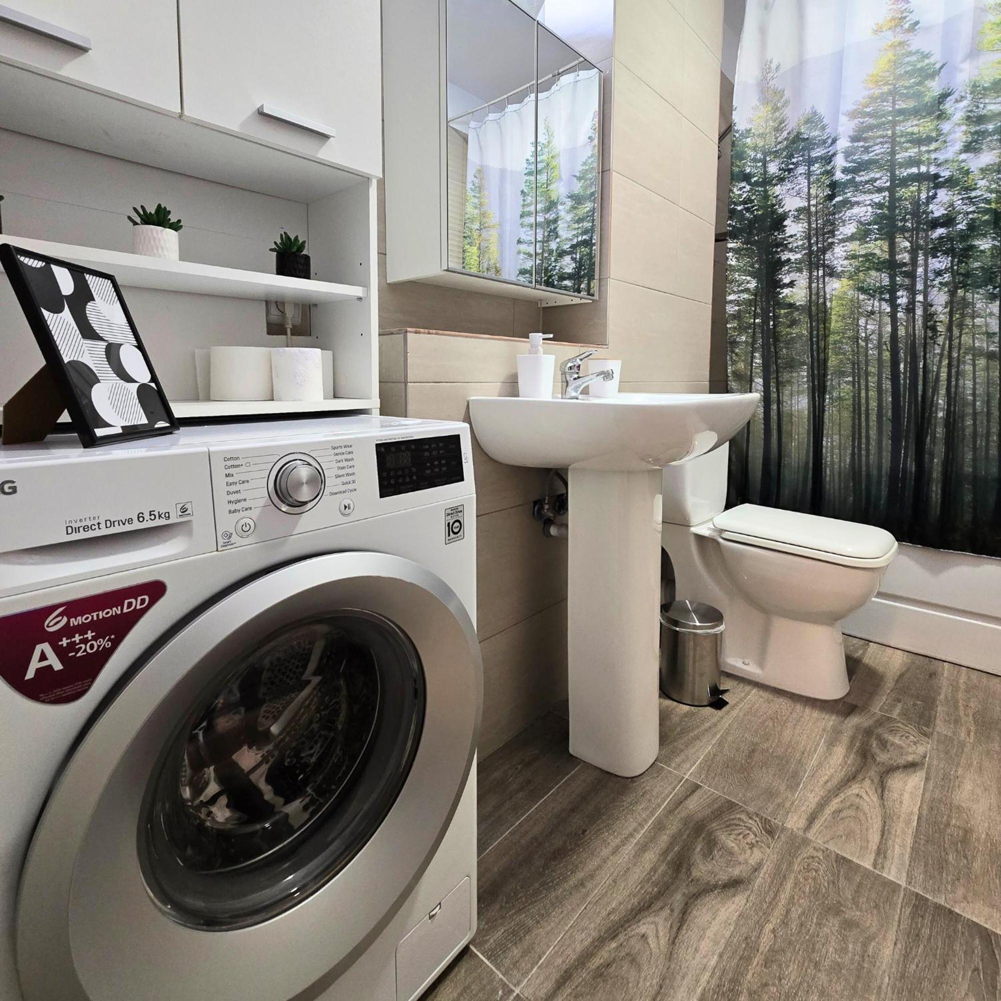 Apartment "Solar 48", Private Parking, One Bedroom Bucarest Esterno foto